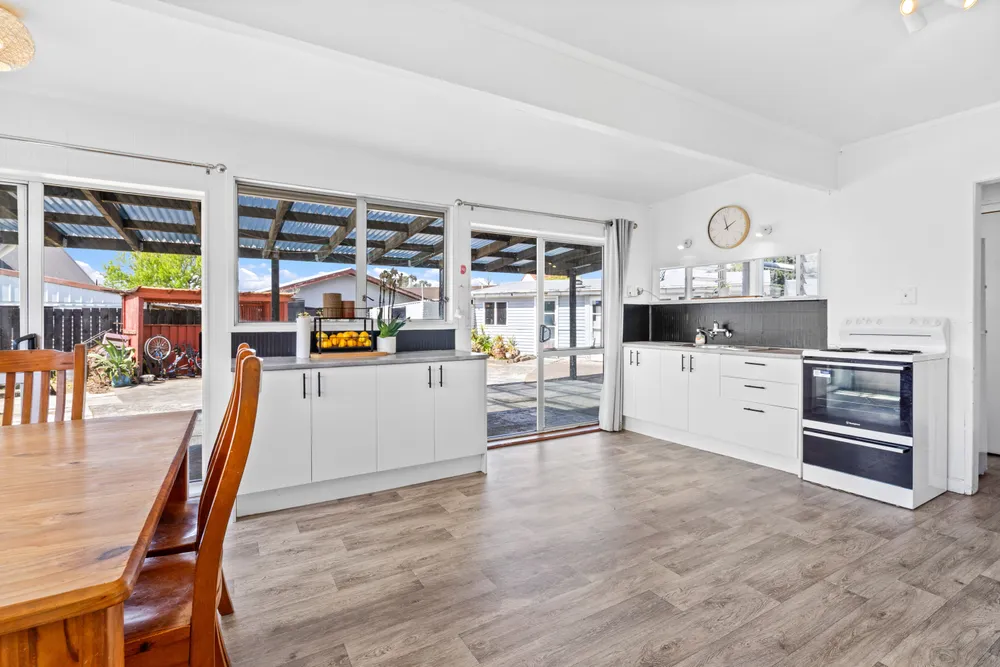Photos of 54 Denby Crescent