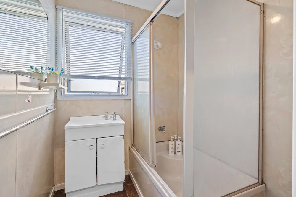 Photos of 54 Denby Crescent