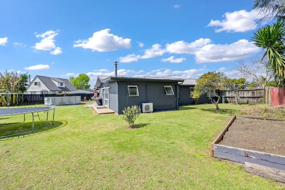 Photos of 54 Denby Crescent