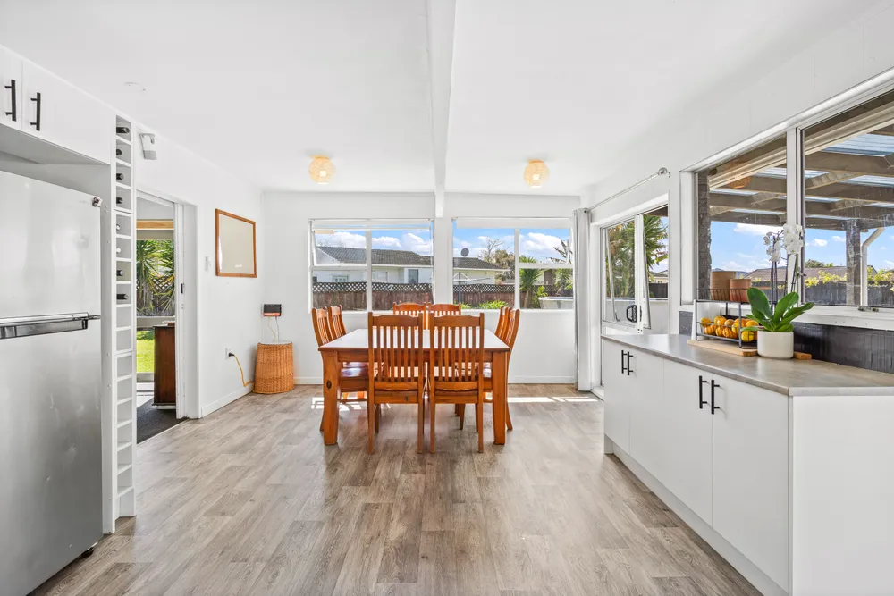 Photos of 54 Denby Crescent