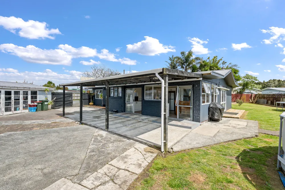 Photos of 54 Denby Crescent