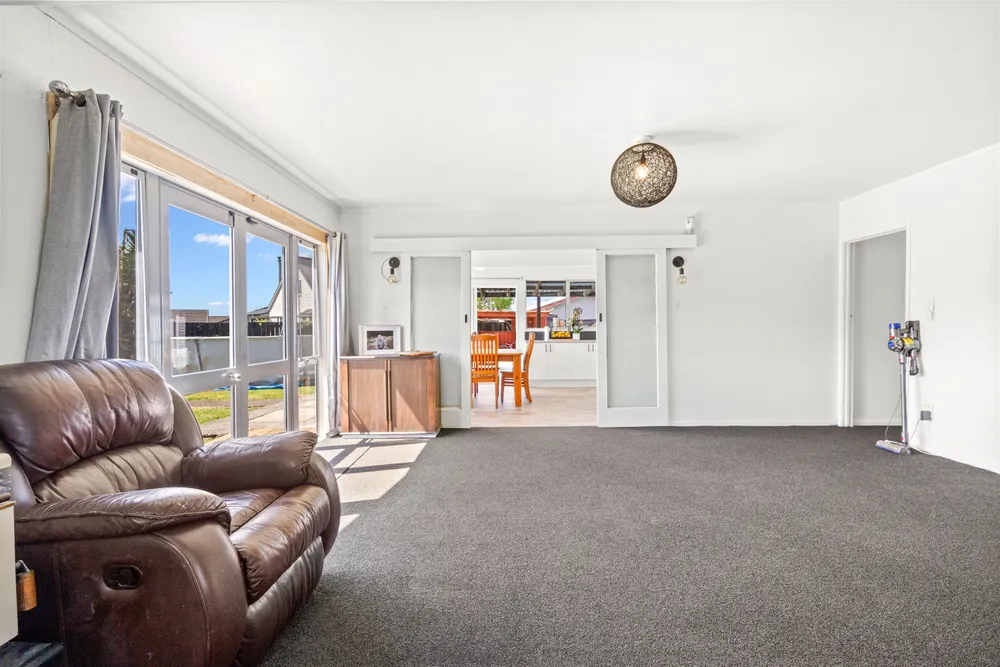 Photos of 54 Denby Crescent