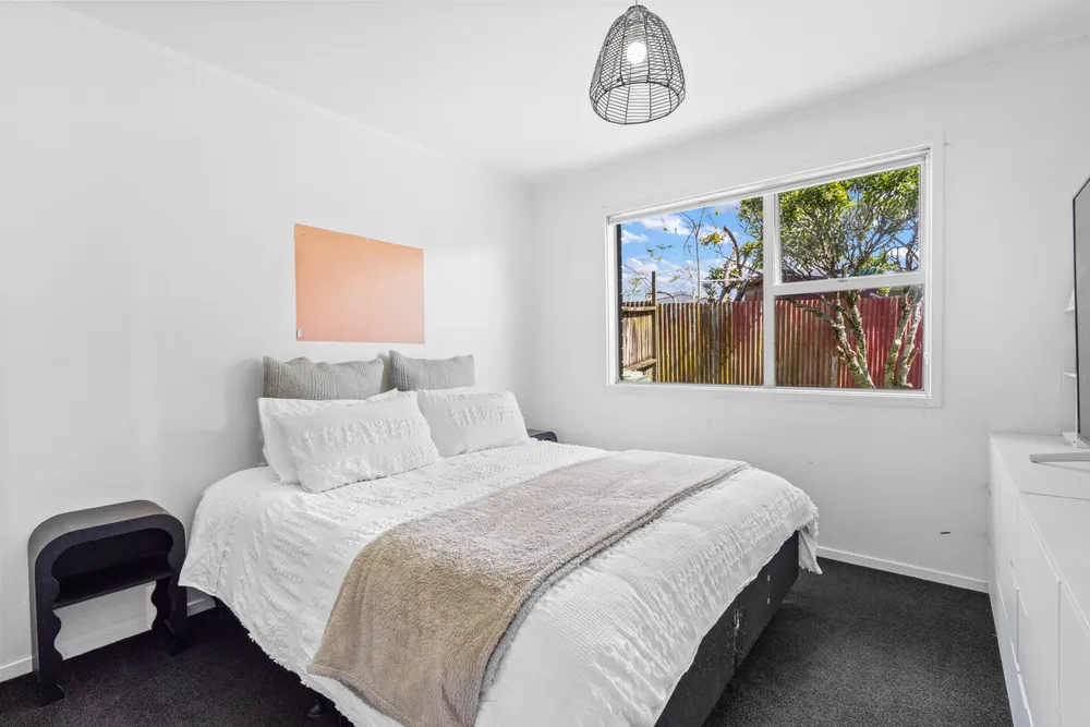 Photos of 54 Denby Crescent
