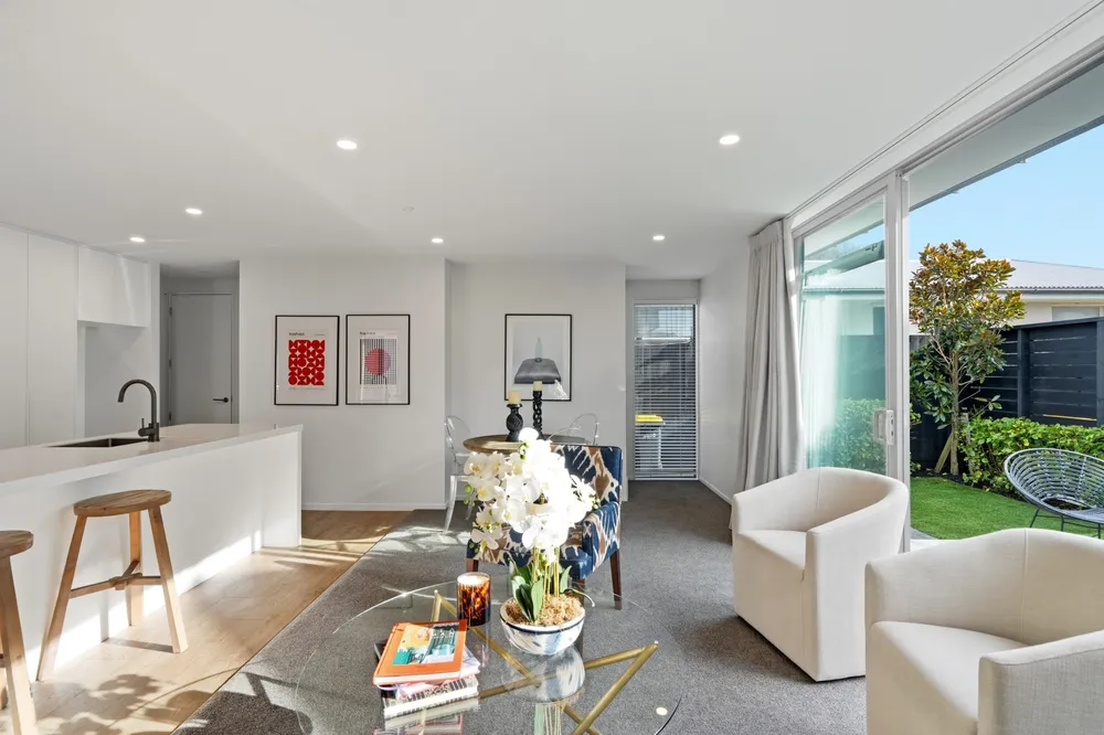 Photos of 31 Oxley Avenue