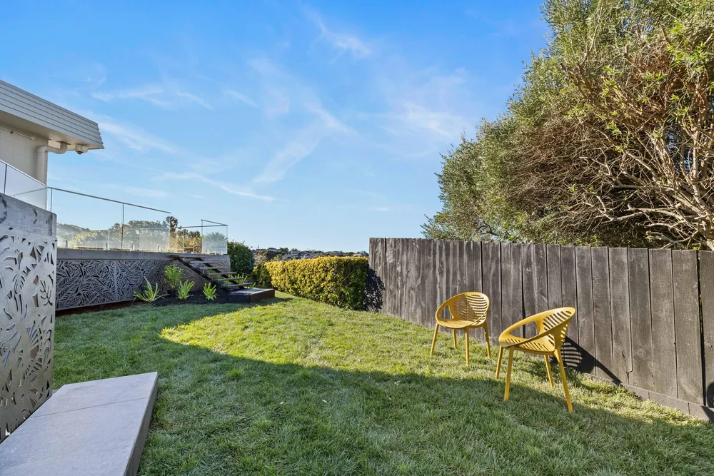 Photos of 825 Beach Road