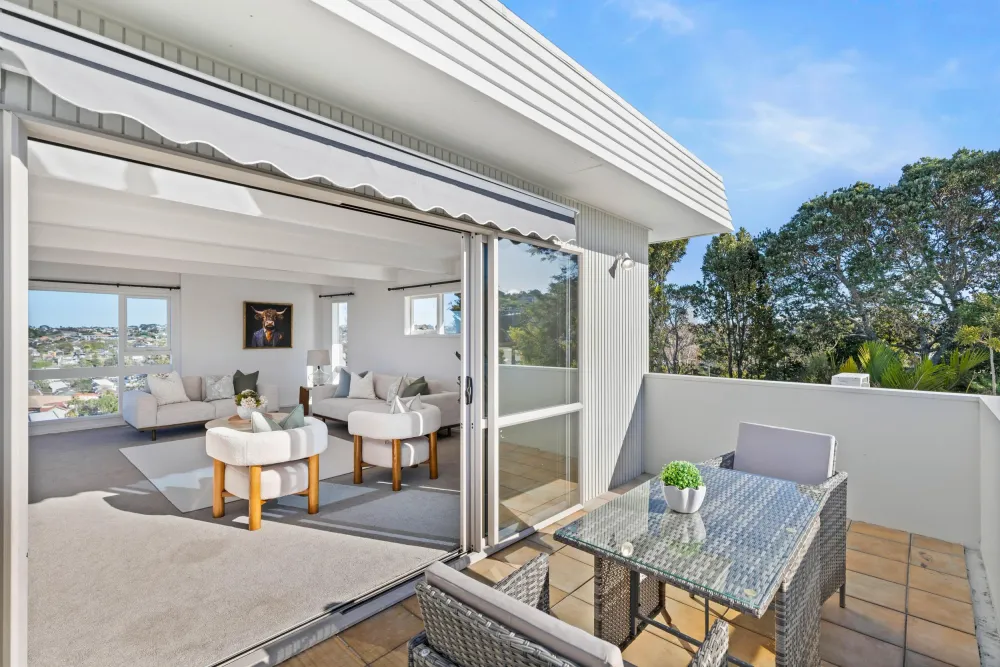 Photos of 825 Beach Road