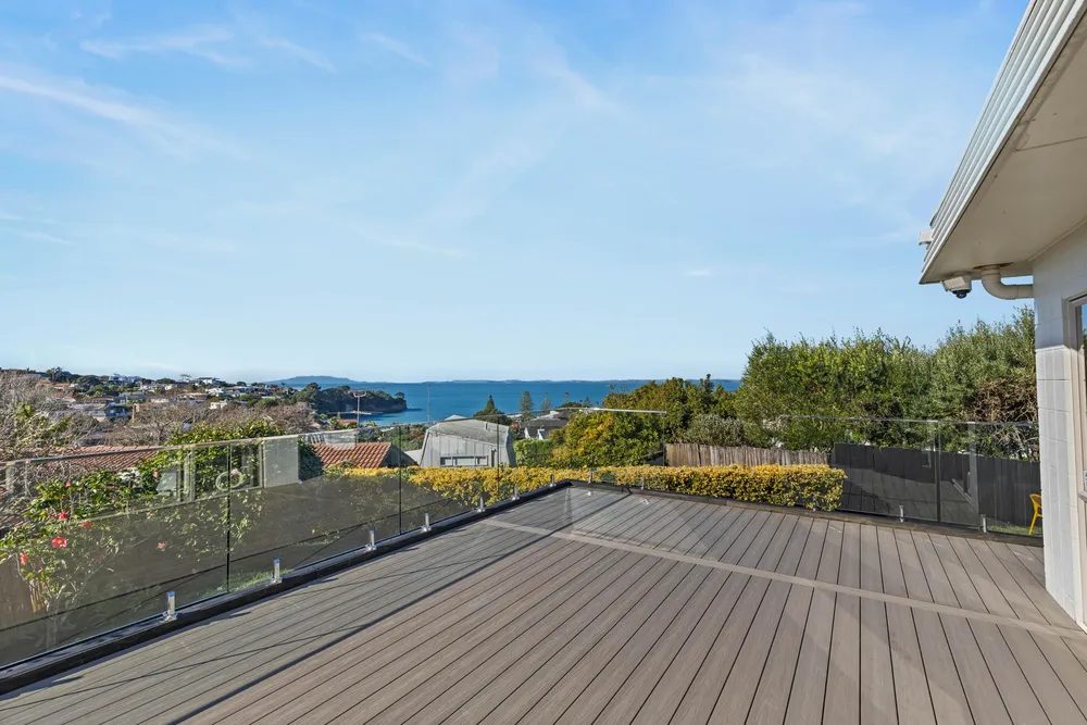 Photos of 825 Beach Road
