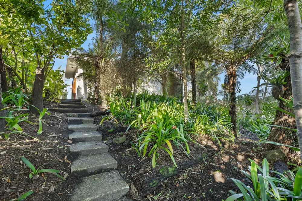 Photos of 825 Beach Road