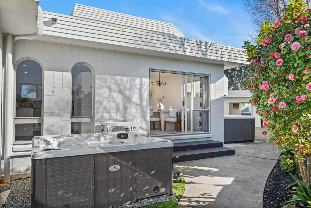 Photos of 825 Beach Road