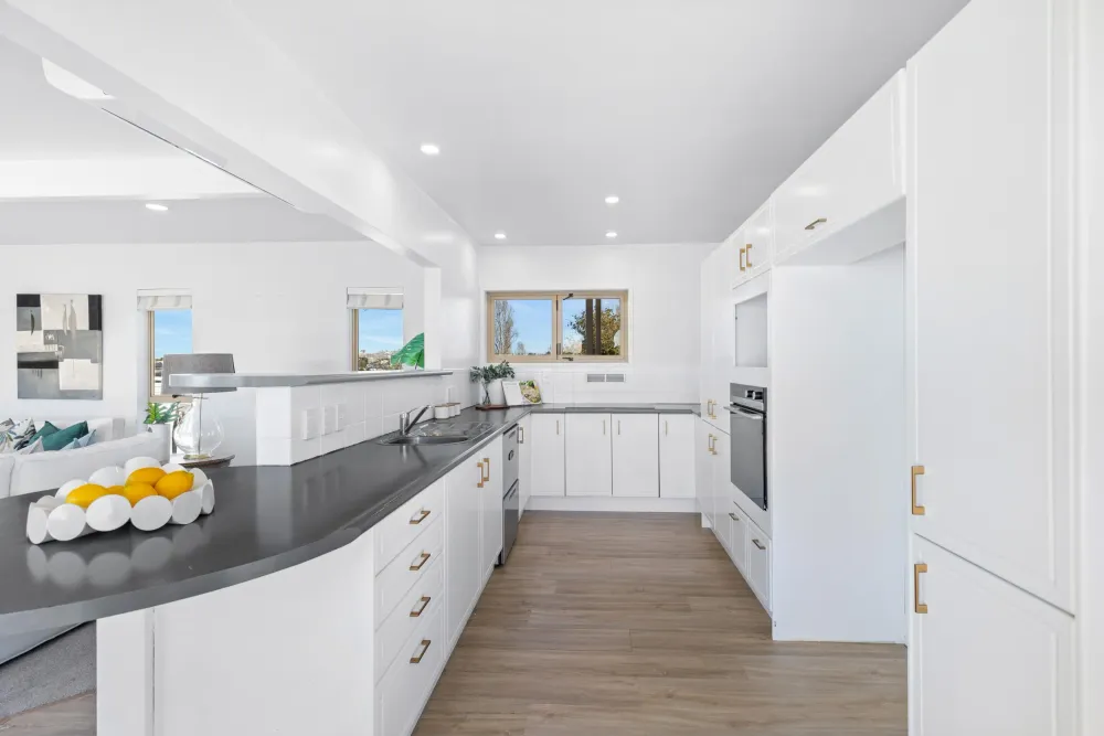 Photos of 825 Beach Road