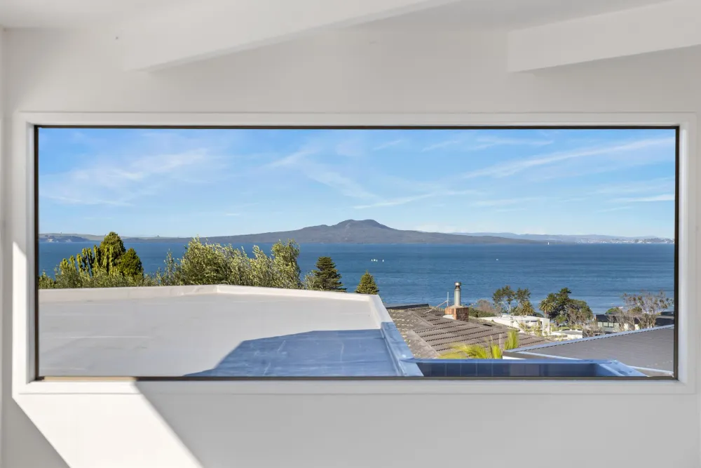 Photos of 825 Beach Road