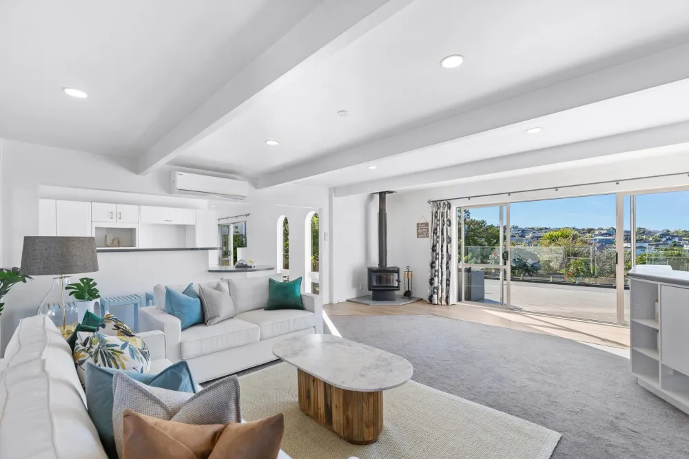 Photos of 825 Beach Road