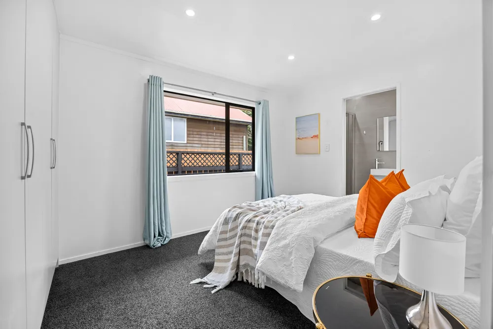 Photos of 100 Ruawai Road