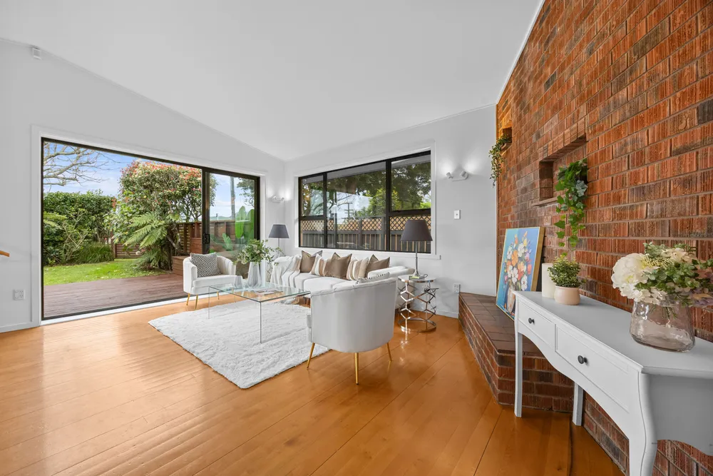 Photos of 100 Ruawai Road