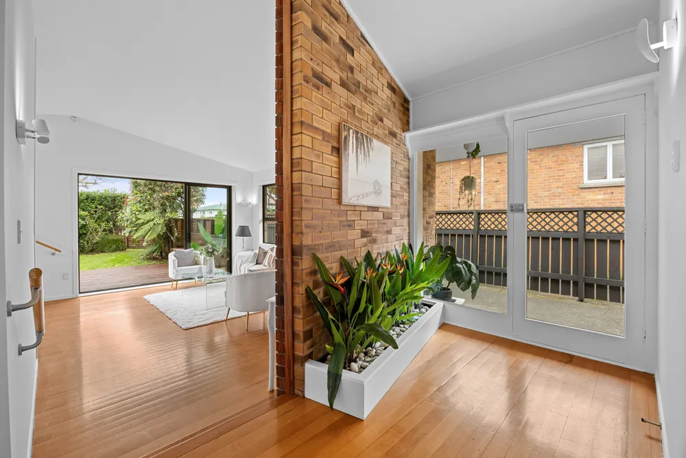 Photos of 100 Ruawai Road