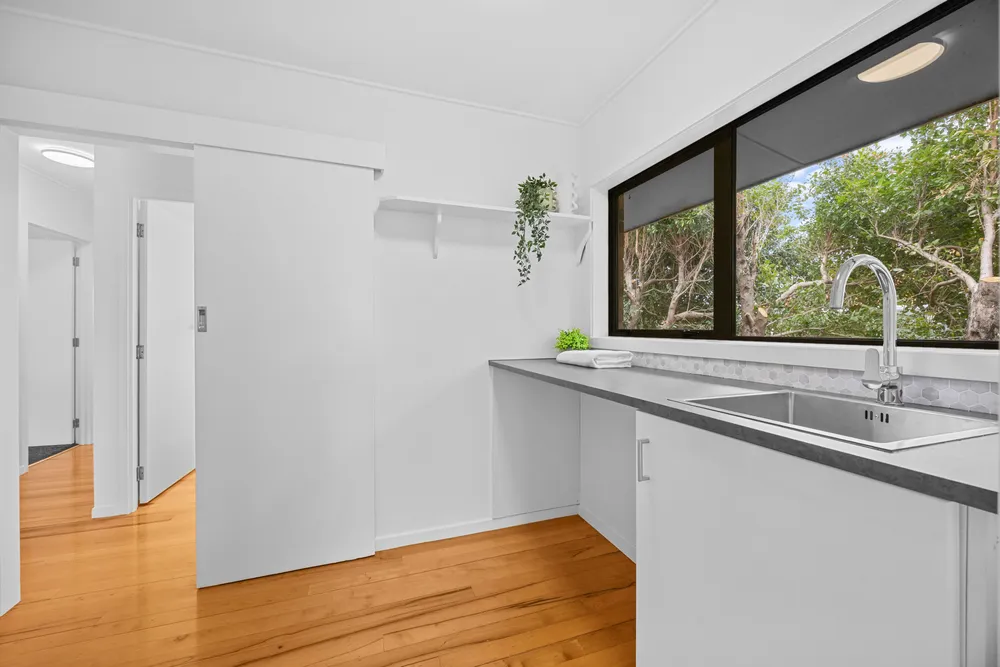 Photos of 100 Ruawai Road