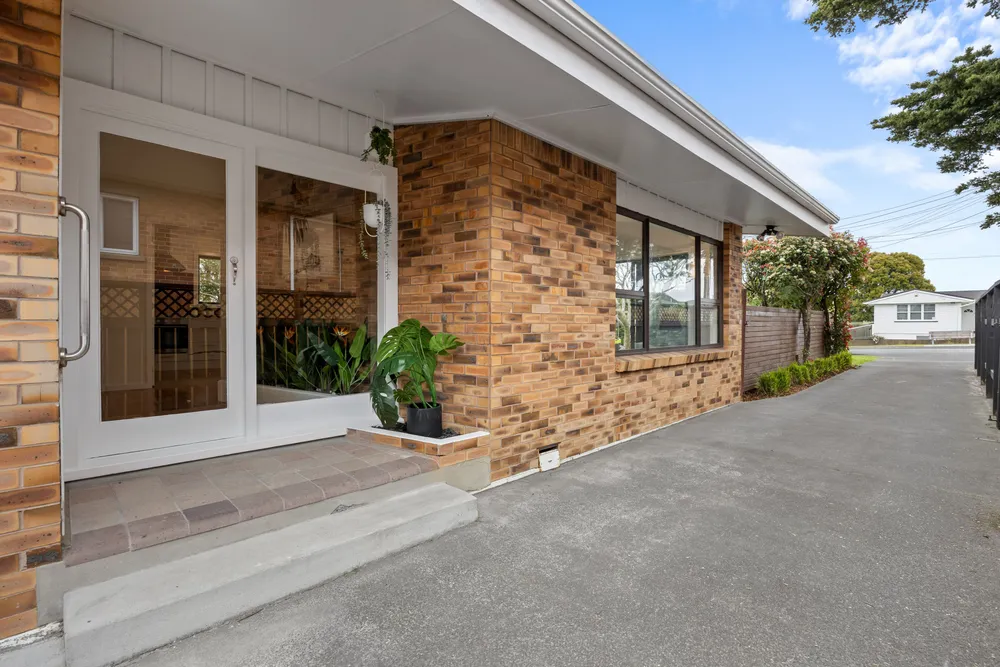 Photos of 100 Ruawai Road