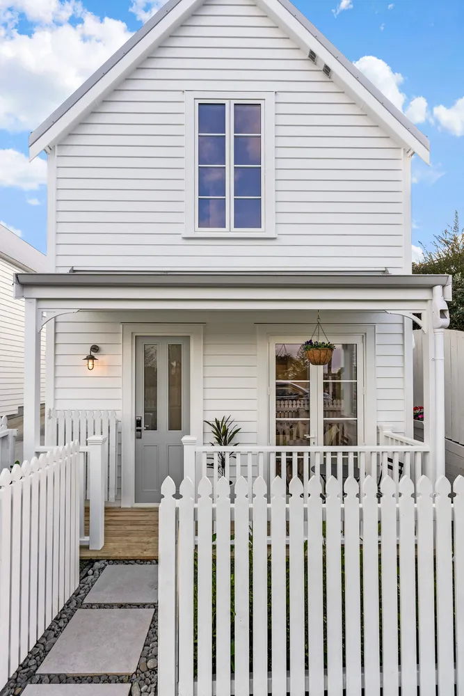 Photos of 240 Rangatira Road