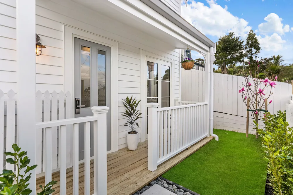 Photos of 240 Rangatira Road