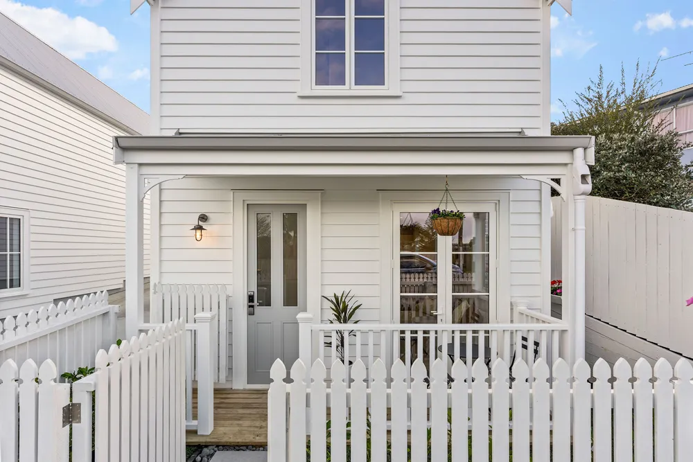 Photos of 240 Rangatira Road