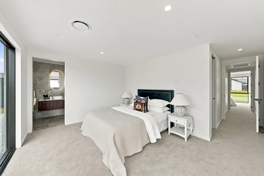 Photos of 135 Ridgeland Way