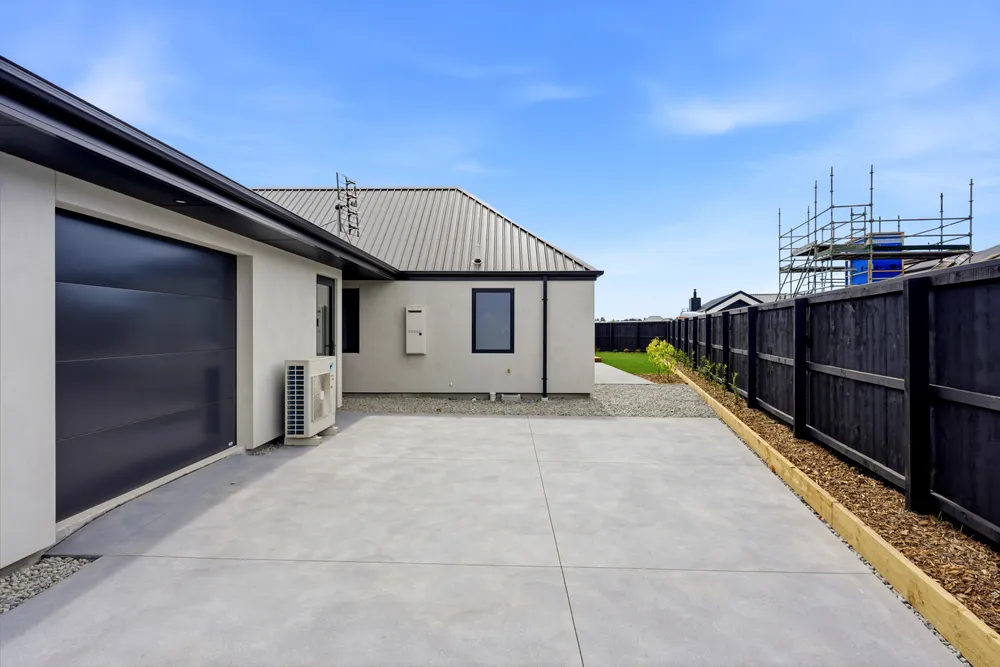 Photos of 135 Ridgeland Way