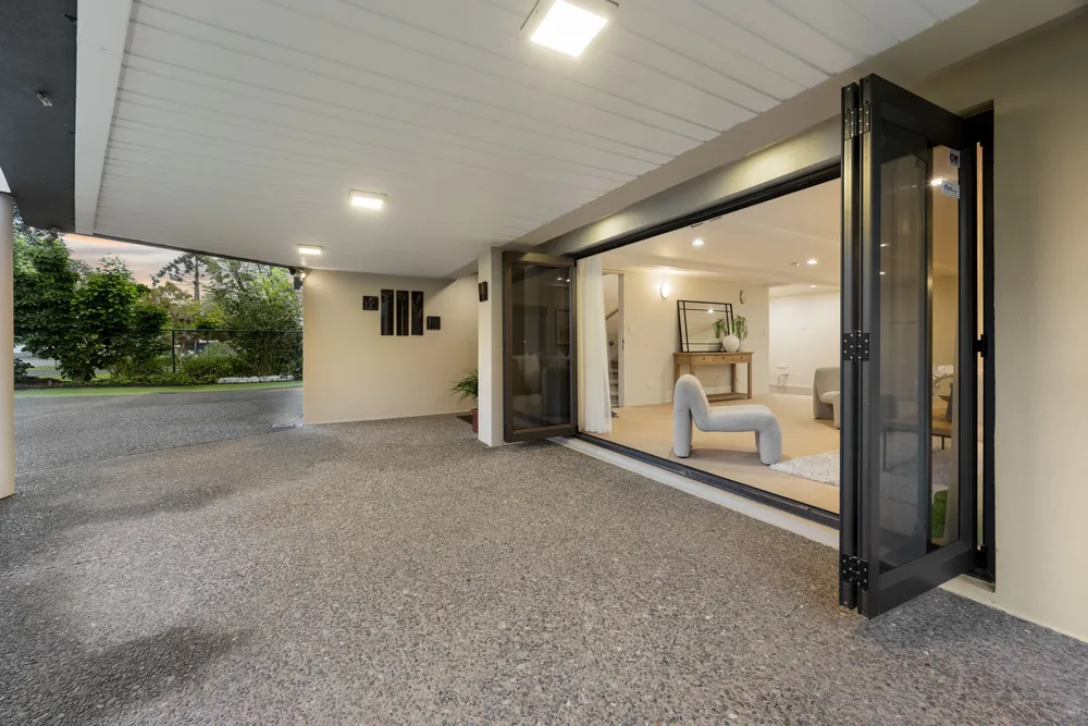 Photos of 17 Debron Avenue