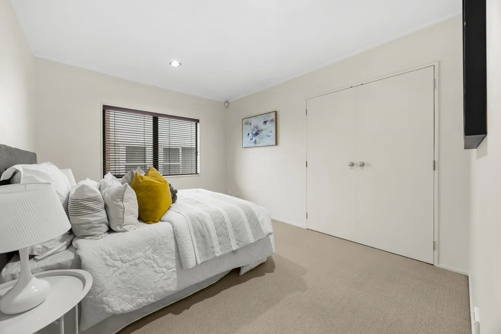 Photos of 17 Debron Avenue