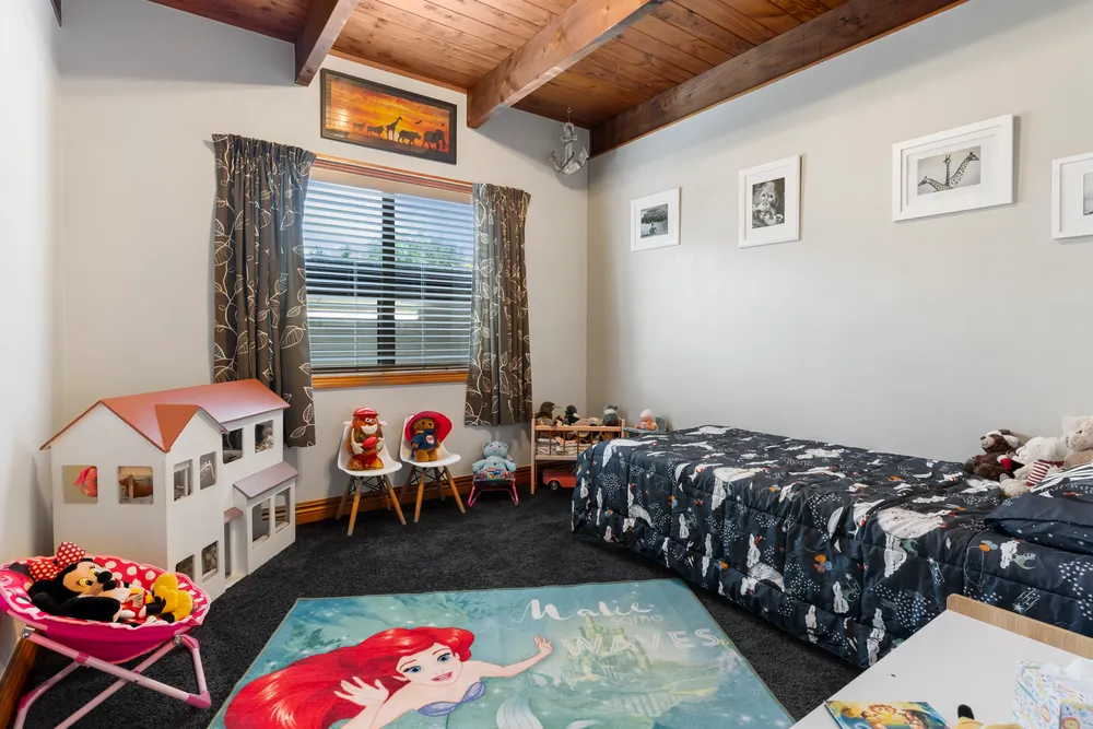 Photos of 11 Higham Ferrers Place
