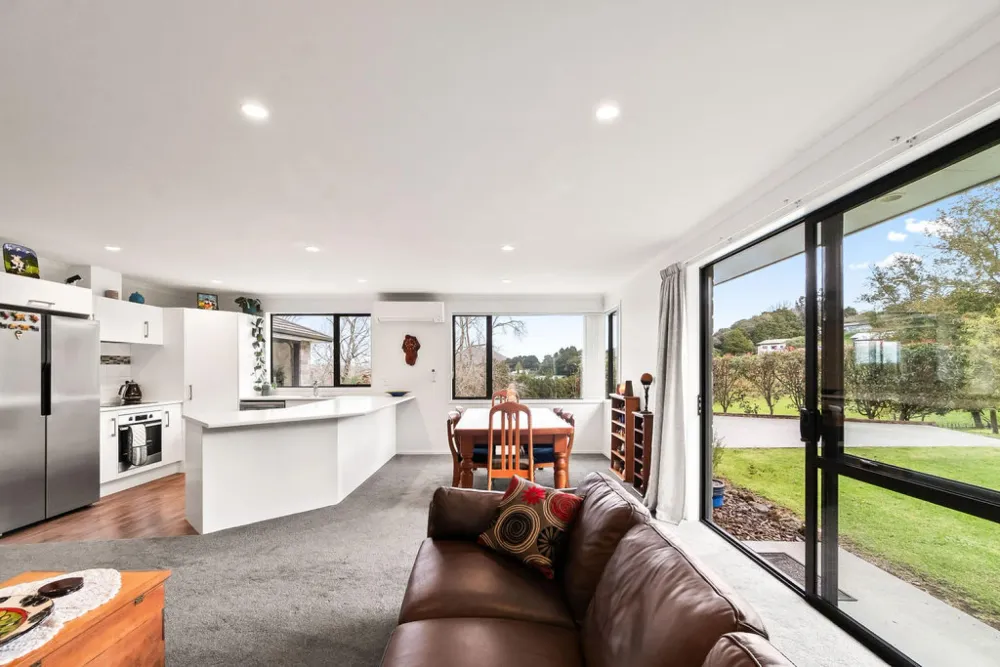 Photos of 100B Newton Road