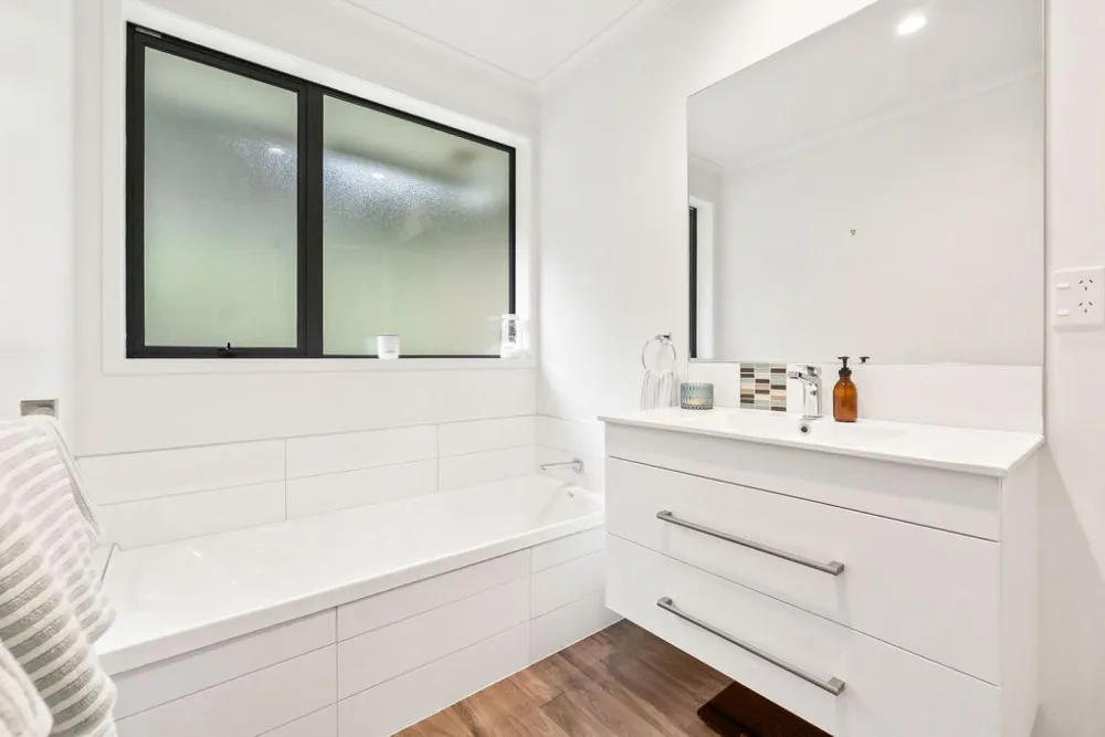 Photos of 100B Newton Road