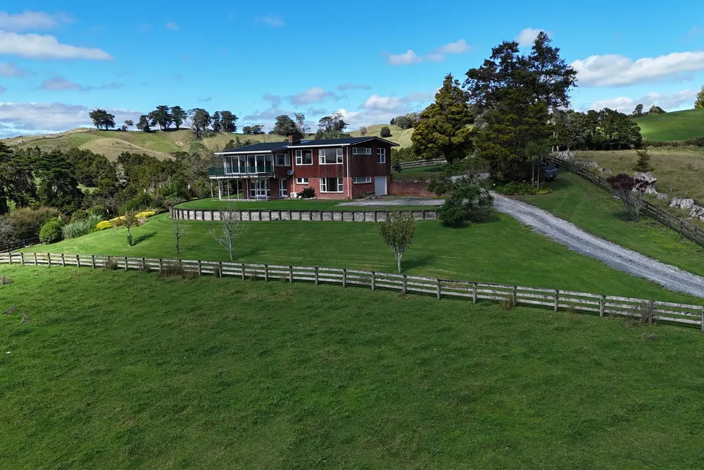 Photos of 123 Whakapirau Road