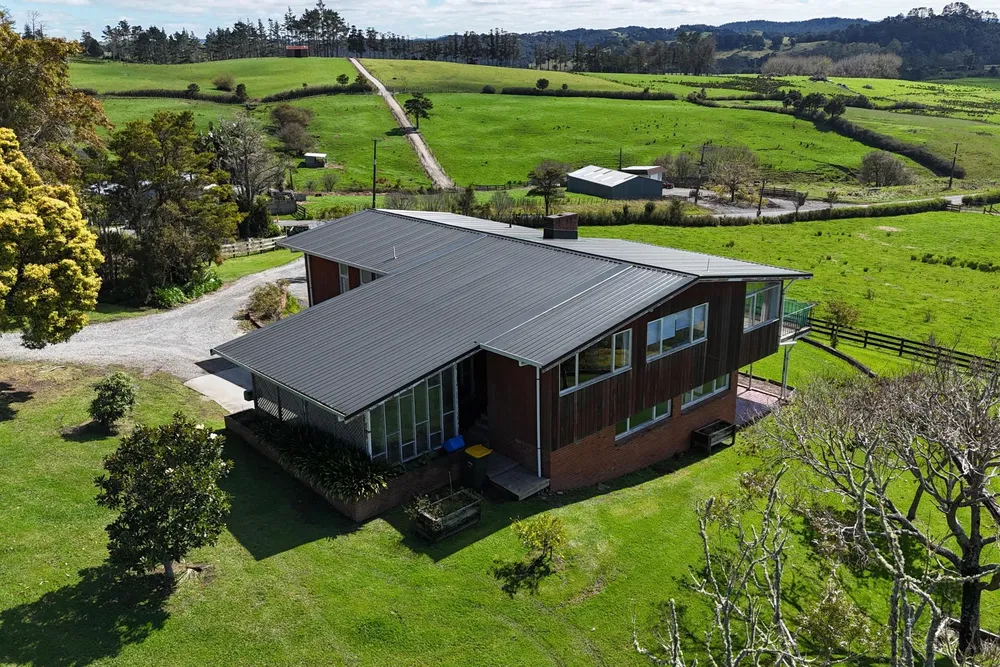 Photos of 123 Whakapirau Road