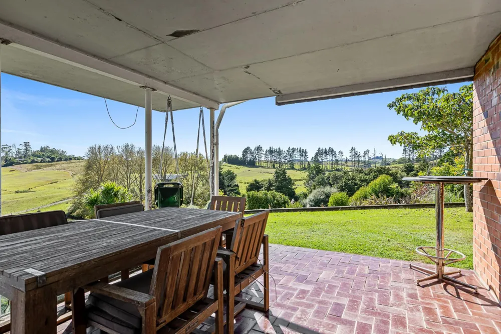 Photos of 123 Whakapirau Road