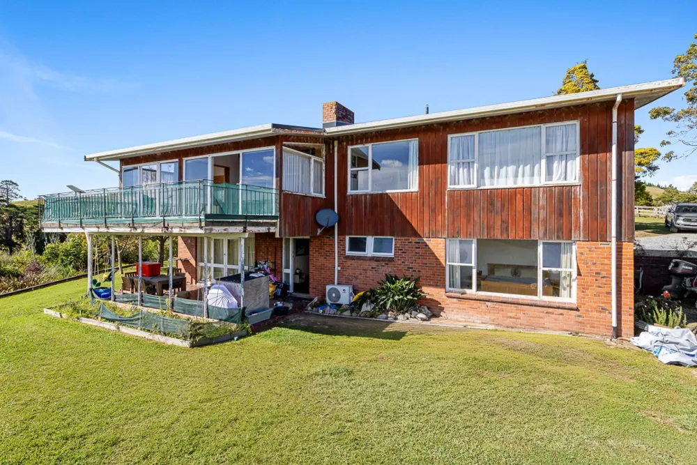 Photos of 123 Whakapirau Road