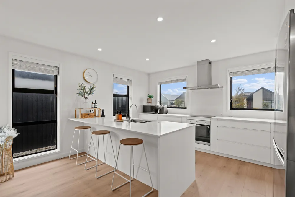 Photos of 63 Manakura Street