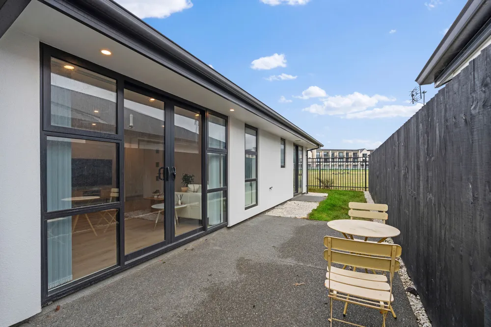 Photos of 63 Manakura Street
