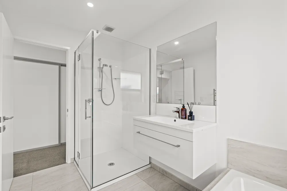 Photos of 63 Manakura Street
