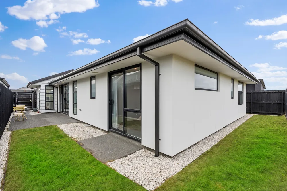 Photos of 63 Manakura Street