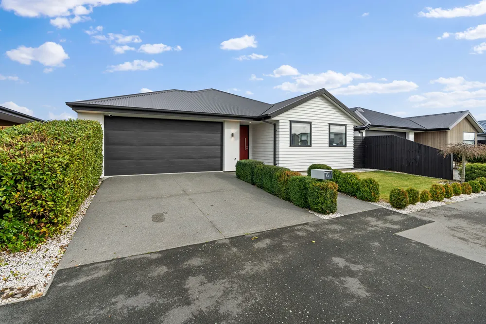 Photos of 63 Manakura Street