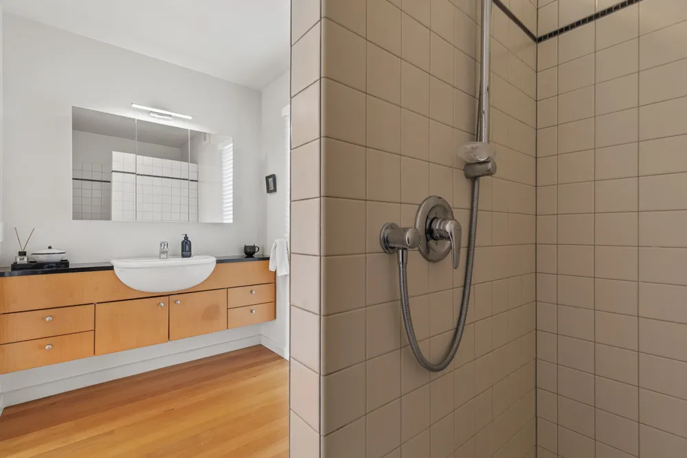 Photos of 8A Ely Avenue