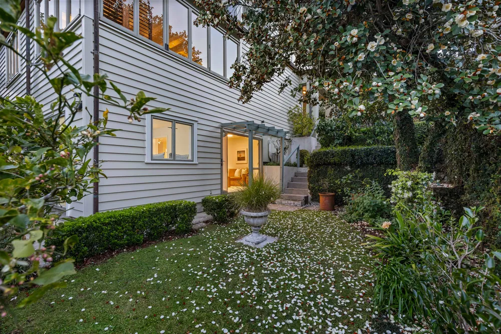 Photos of 8A Ely Avenue