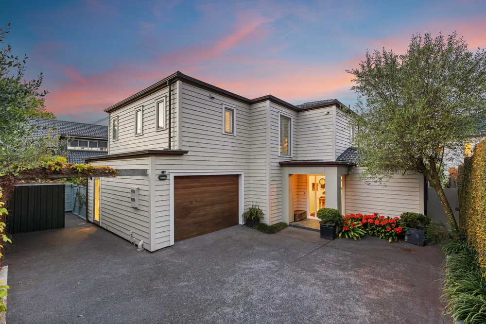 Photos of 8A Ely Avenue