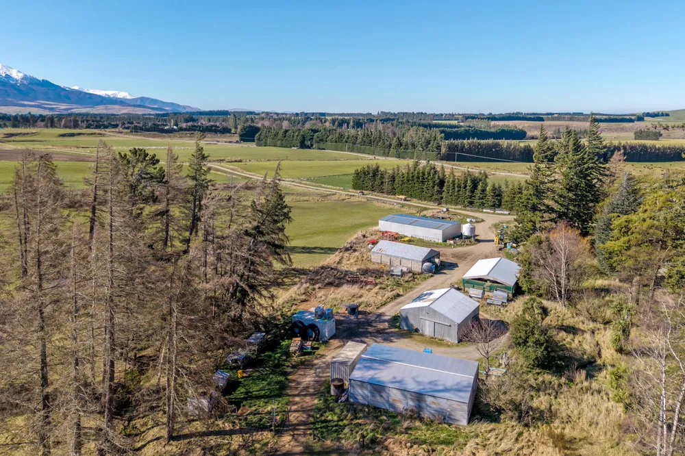 Photos of 405 Upper Downs Road