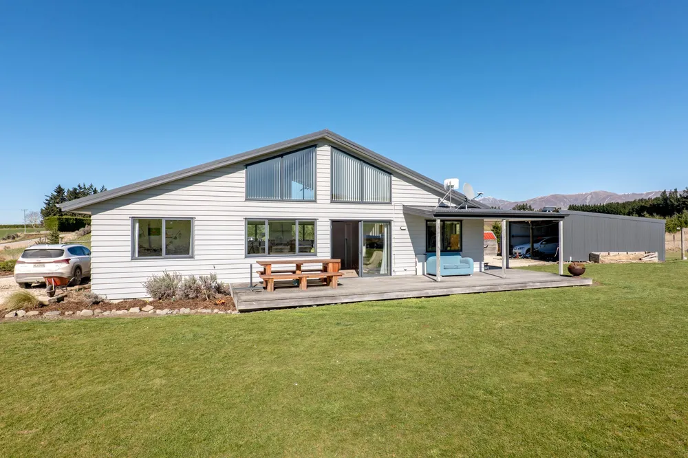 Photos of 405 Upper Downs Road