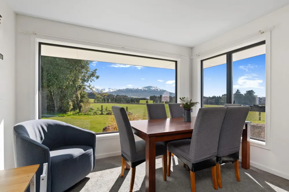 Photos of 405 Upper Downs Road