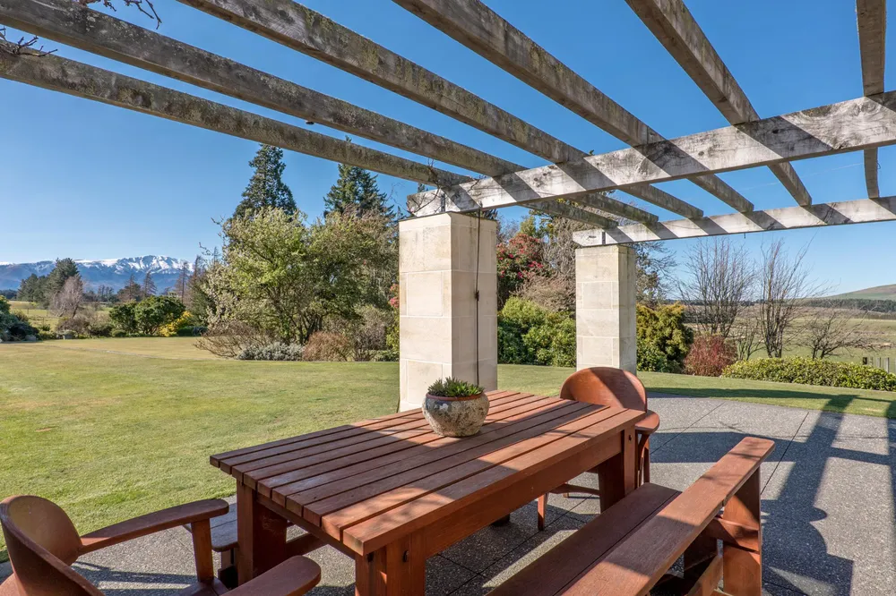 Photos of 405 Upper Downs Road