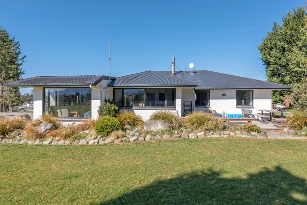 Photos of 405 Upper Downs Road