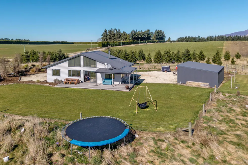 Photos of 405 Upper Downs Road