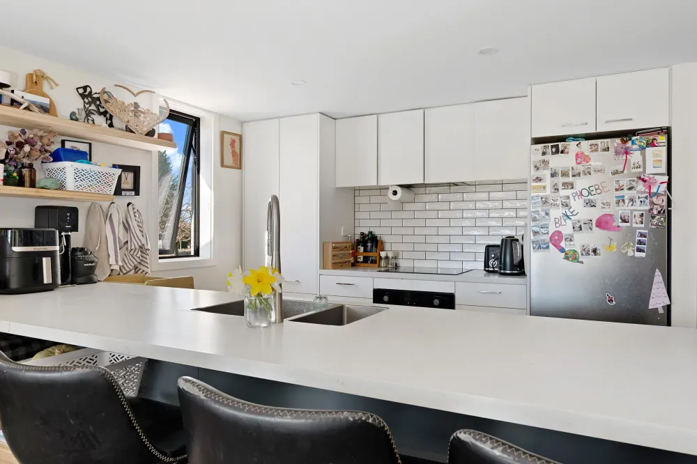 Photos of 405 Upper Downs Road